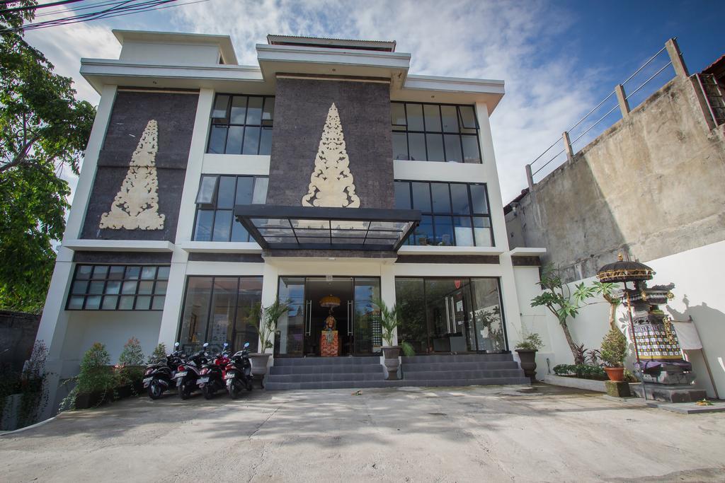Ivanka Airport Inn Kuta Lombok Exterior foto